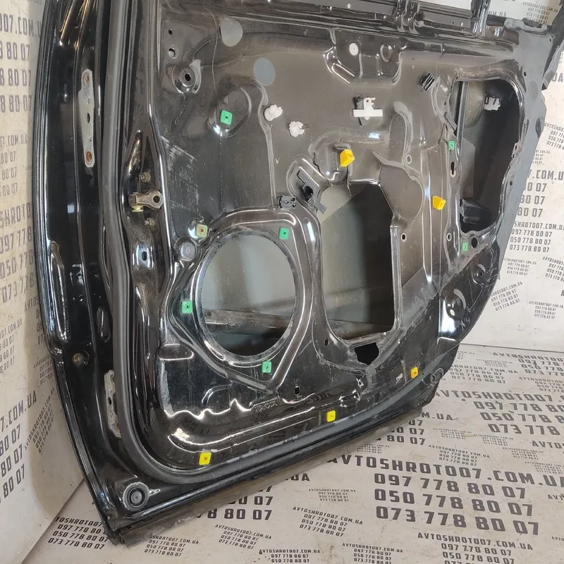 Двері Lexus LS 430 задня права OEM JTHBN36F940161250