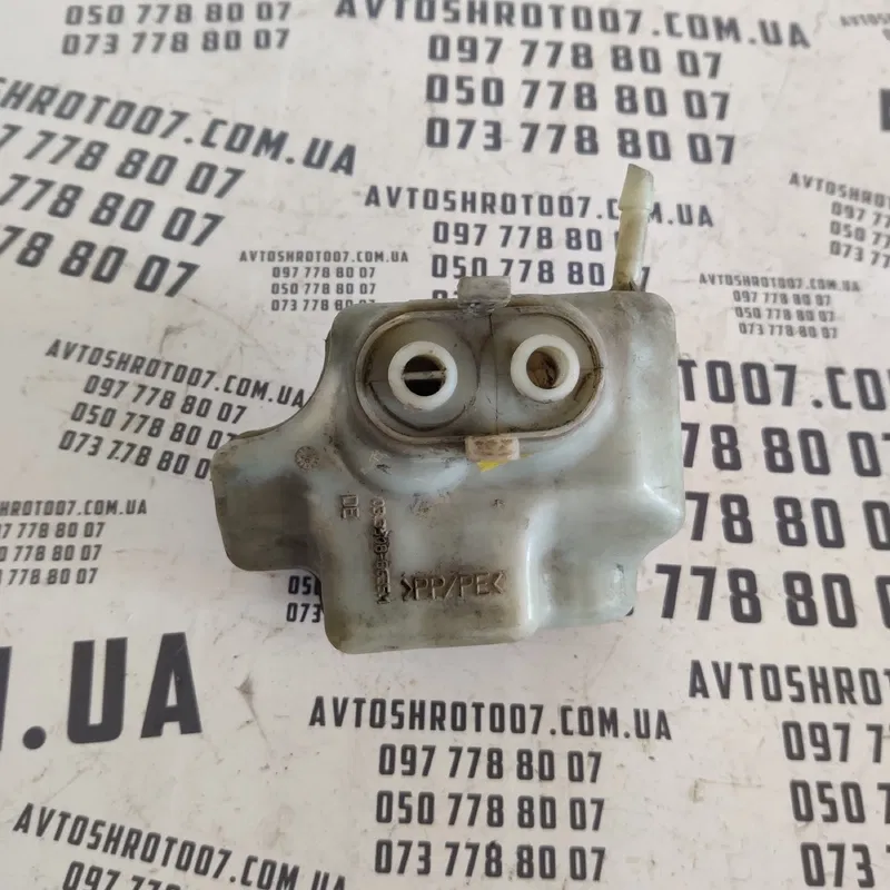 Бачок гальмівного циліндра VW Jetta (10-18) OEM 1K1611301C