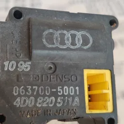 Двигун заслінки пічки Audi A8 D2 (94-02) OEM 4D0820511A фото 3