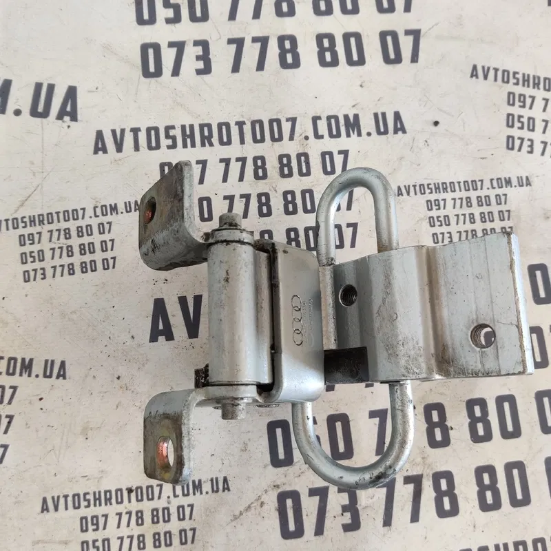 Дверна завіса Audi A4 B5 (94-01) задня ліва нижня 4A0833411A