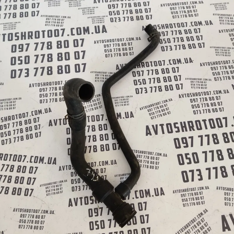 Трубка охолодження VW Passat B5 (96-05) нижня OEM 8D0121055G