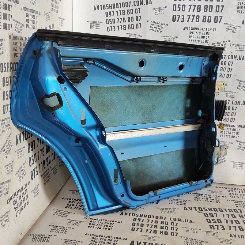 Двері задня ліва Audi A4 B5 (94-01) 4A0839205