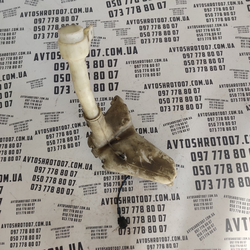 Бачок омивача лобового скла Ford Probe 60351616