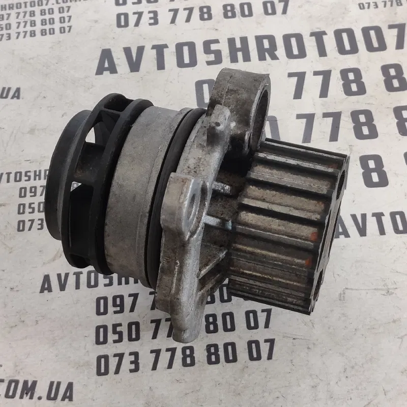 Помпа Volkswagen Golf 4 (97-06) OEM 038121019r