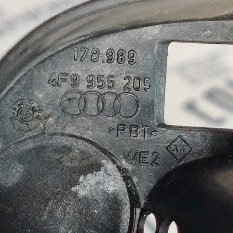 Накладка салону Audi Q7 4L (05-15) 3.6Б задня OEM 7A1955435