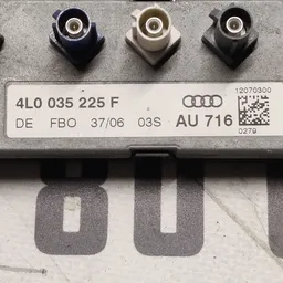 Підсилювач антени Audi Q7 4L 05-15 3.6 Бензин OEM 4L0035225F фото 4