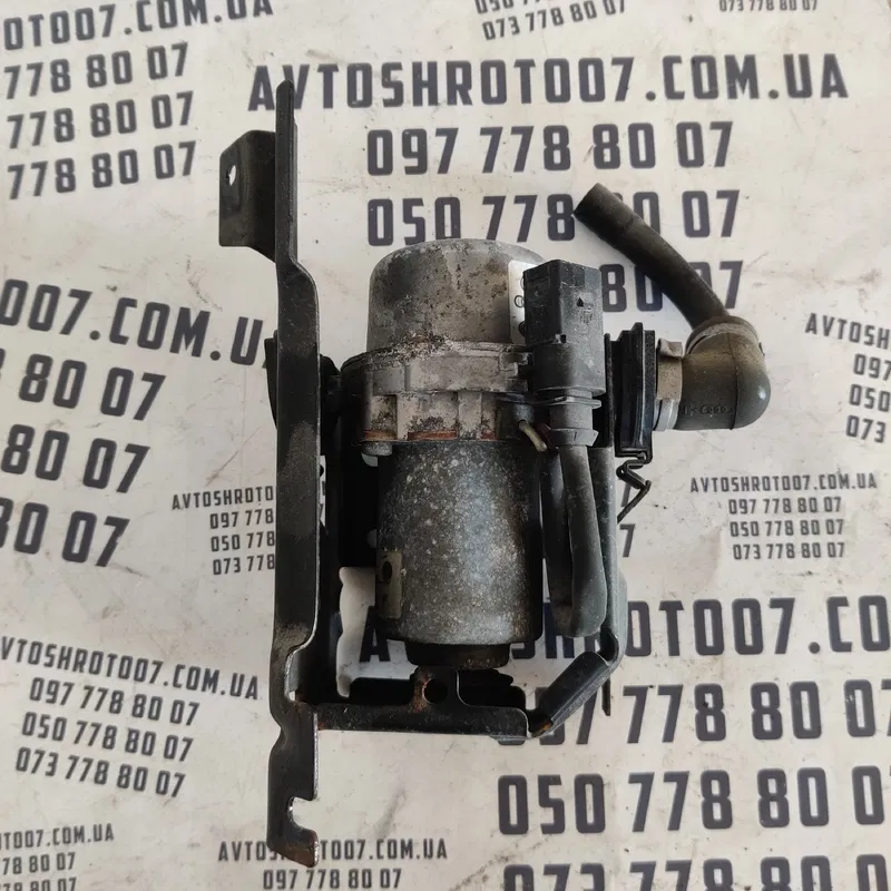 Насос вакуумний Audi Q7 4L (05-15) 3.6 Бензин OEM 8e0927317b