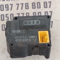 Двигун заслінки пічки Audi A8 D2 (94-02) OEM 4D0820511A фото 1