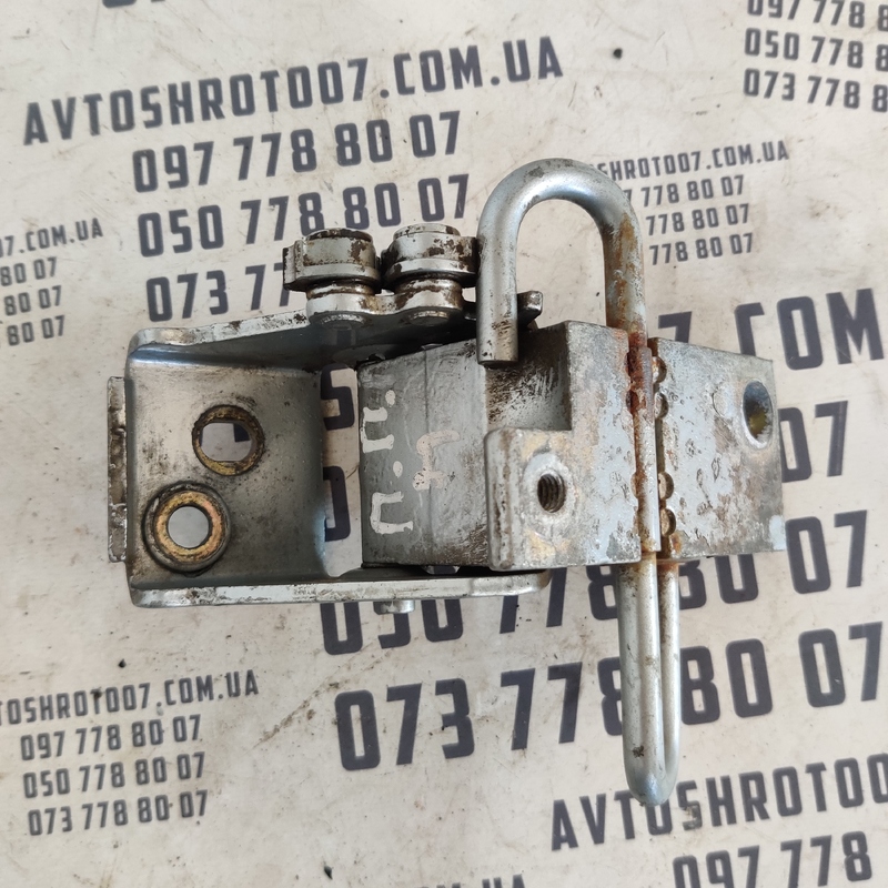 Завіса Audi A4 B5 (94-01) передня права нижня OEM 8D0831412A