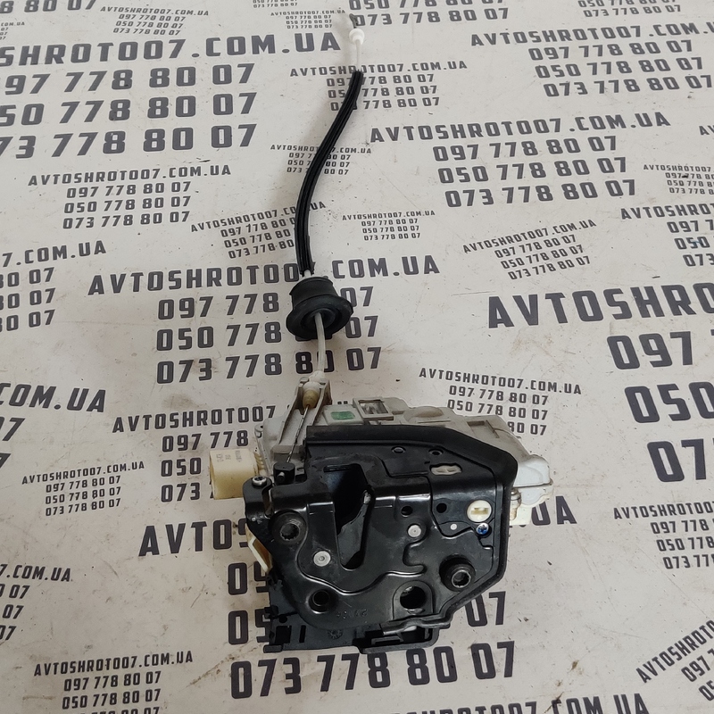 Замок дверей Audi Q7 4L (05-15) 3.6 задня пр. OEM 3DA839016B
