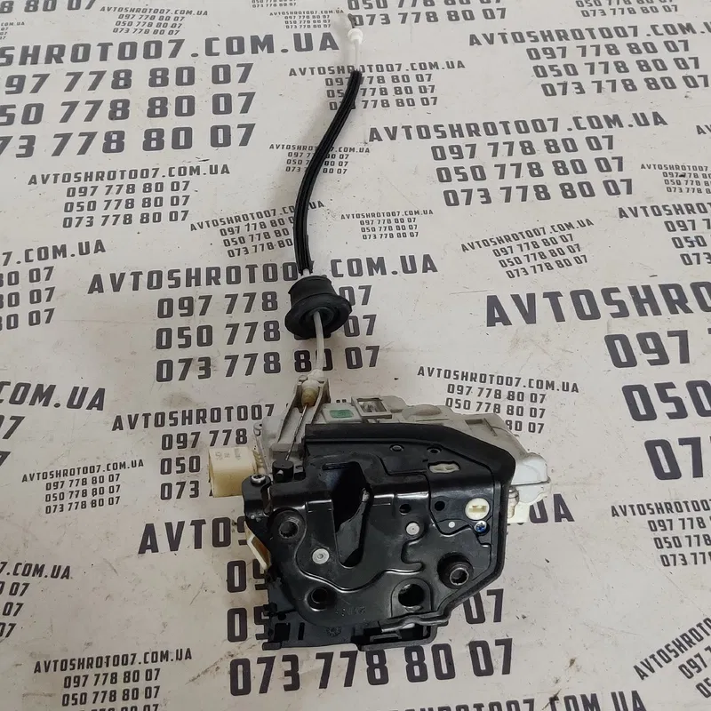 Замок дверей Audi Q7 4L (05-15) 3.6 задня пр. OEM 3DA839016B