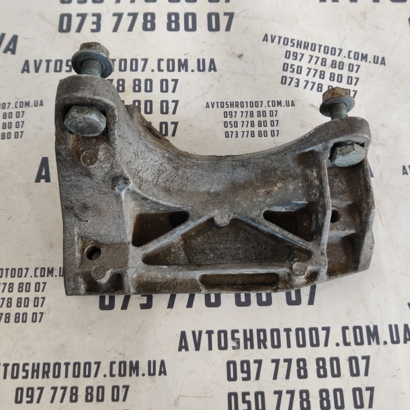 Кронштейн двигуна Audi A6 C4 (94-97) OEM 4A0199354