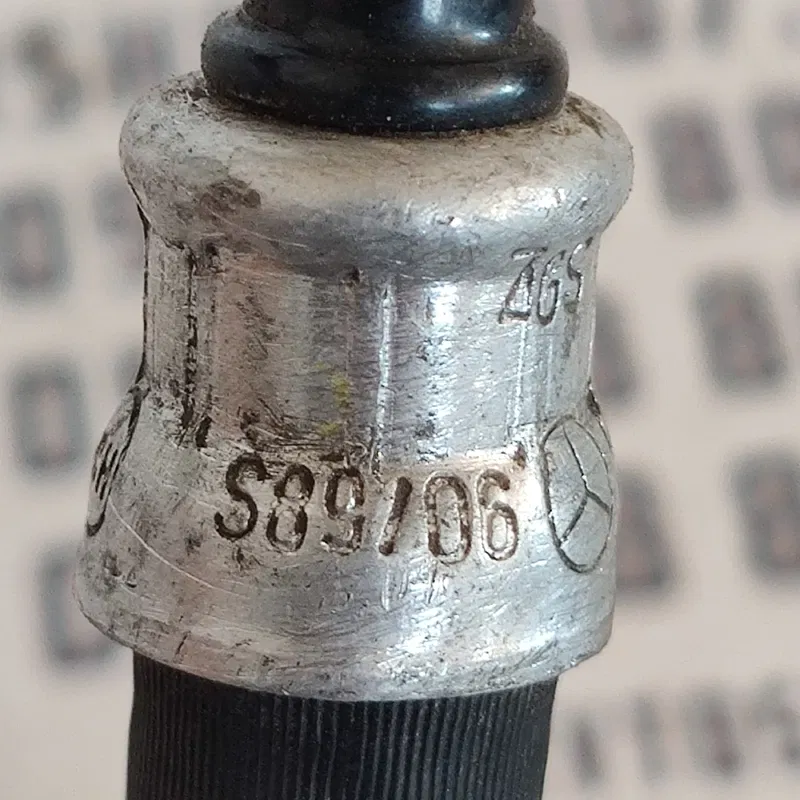 Трубка охолодження Mercedes W211 (02-09) OEM a2112702996