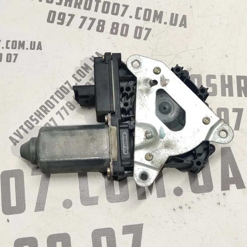 Склопідіймач Peugeot 807 02-14 2.2 HDI зад. лів 0206008905