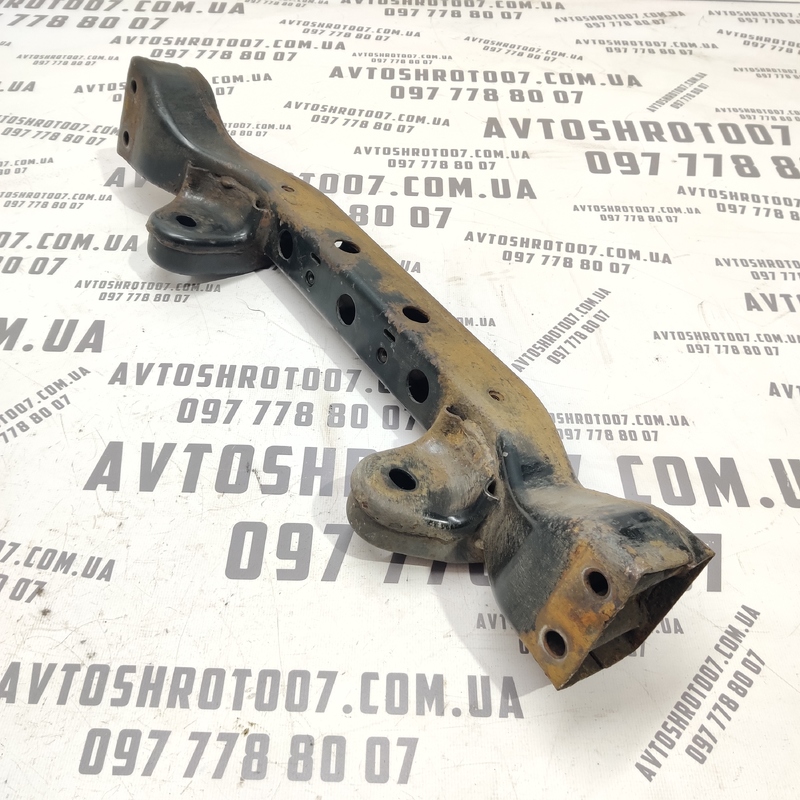 Кронштейн редуктора Kia Sorento (02-09) 2.5 CRDi 623203E210