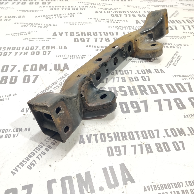 Кронштейн редуктора Kia Sorento (02-09) 2.5 CRDi 623203E210