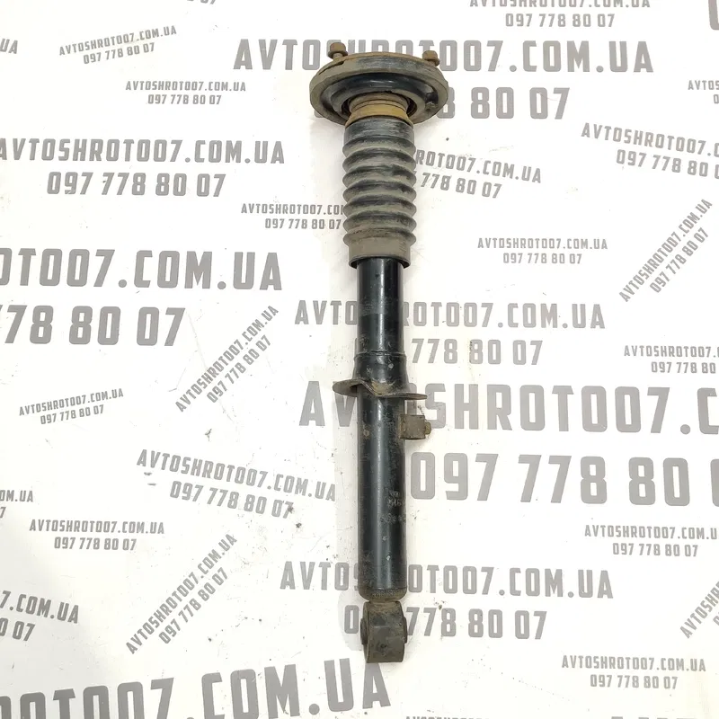 Амортизатор Kia Sorento 02-09 2.5D пер. лів. OEM 546303e300