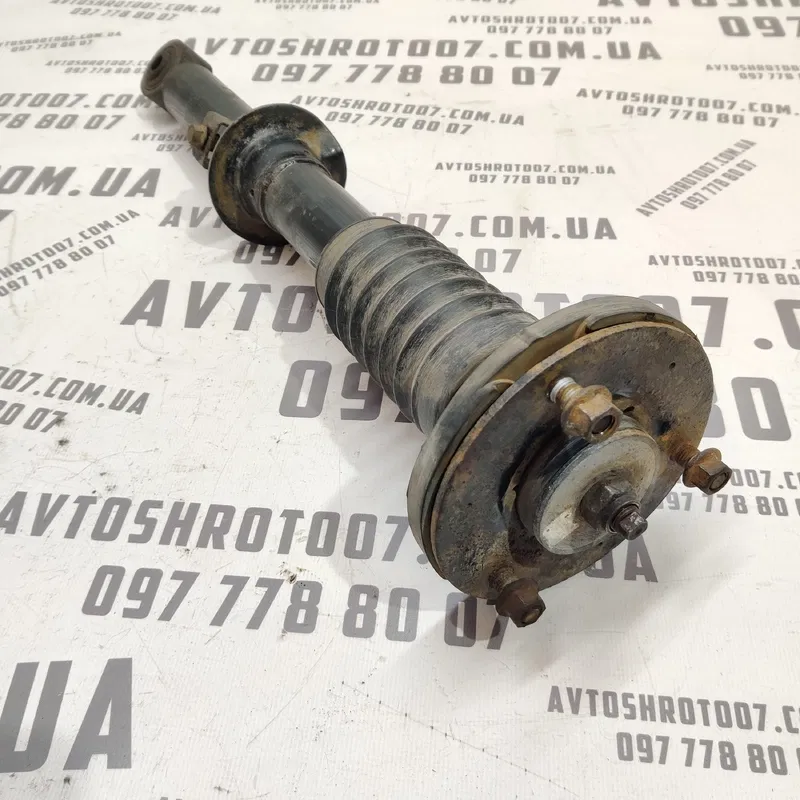 Амортизатор Kia Sorento 02-09 2.5D пер. лів. OEM 546303e300