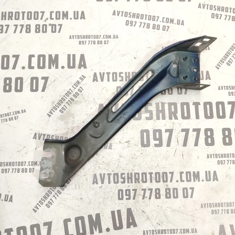 Кронштейн радіатора Peugeot 807 (02-14) 2.2 HDI перед. прав.