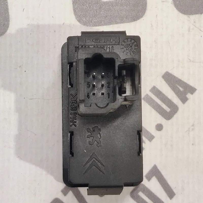 Кнопка склопід. Peugeot 807 02-14 2.2HDI зад.пр. 14889170xt