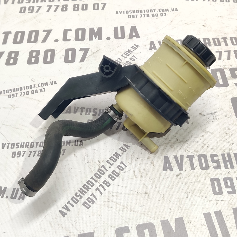 Бачок ГУР Peugeot 807 (02-14) 2.2 HDI OEM 7700782384