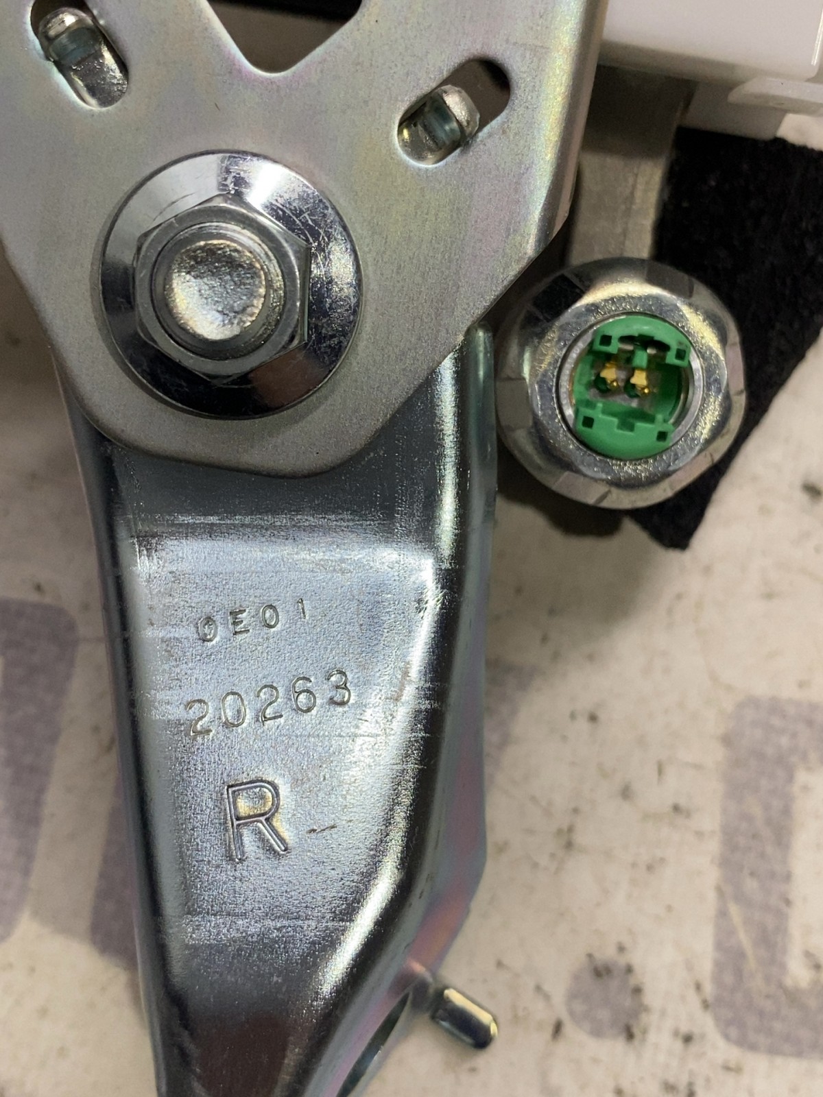 Ремінь безпеки Toyota RAV4 5 7Y1610P