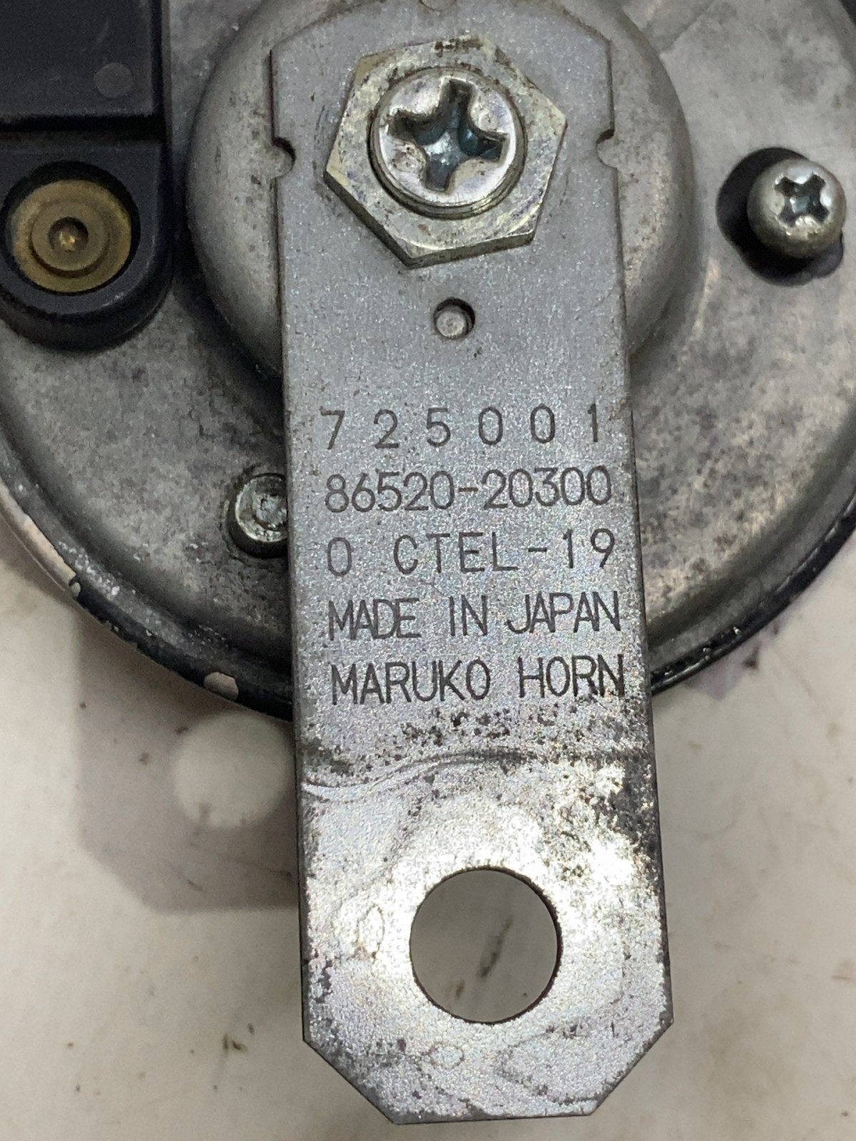 Сигнал Toyota RAV4 5 OEM 8652020300