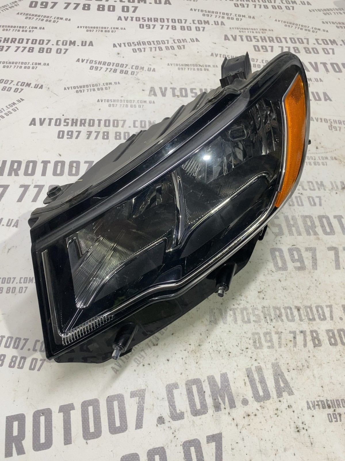Фара передня ліва Jeep Compass MK P55112707AC