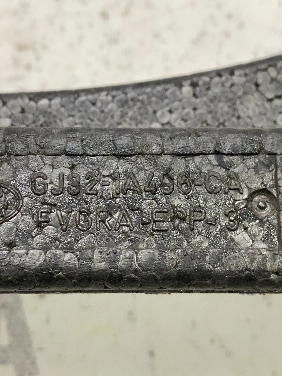 Пенопласт багажника Range Rover Evoque 1 GJ321A496CA