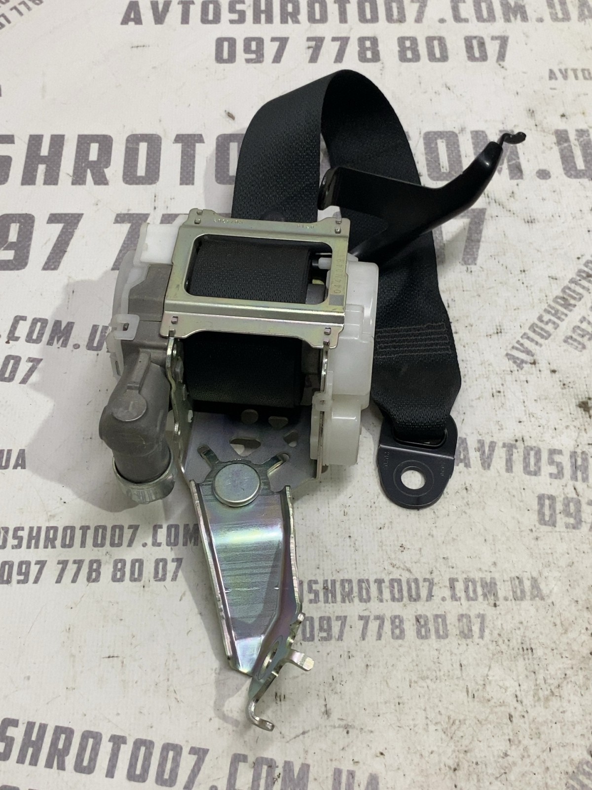 Ремінь безпеки Toyota RAV4 5 OEM 0080P1170039