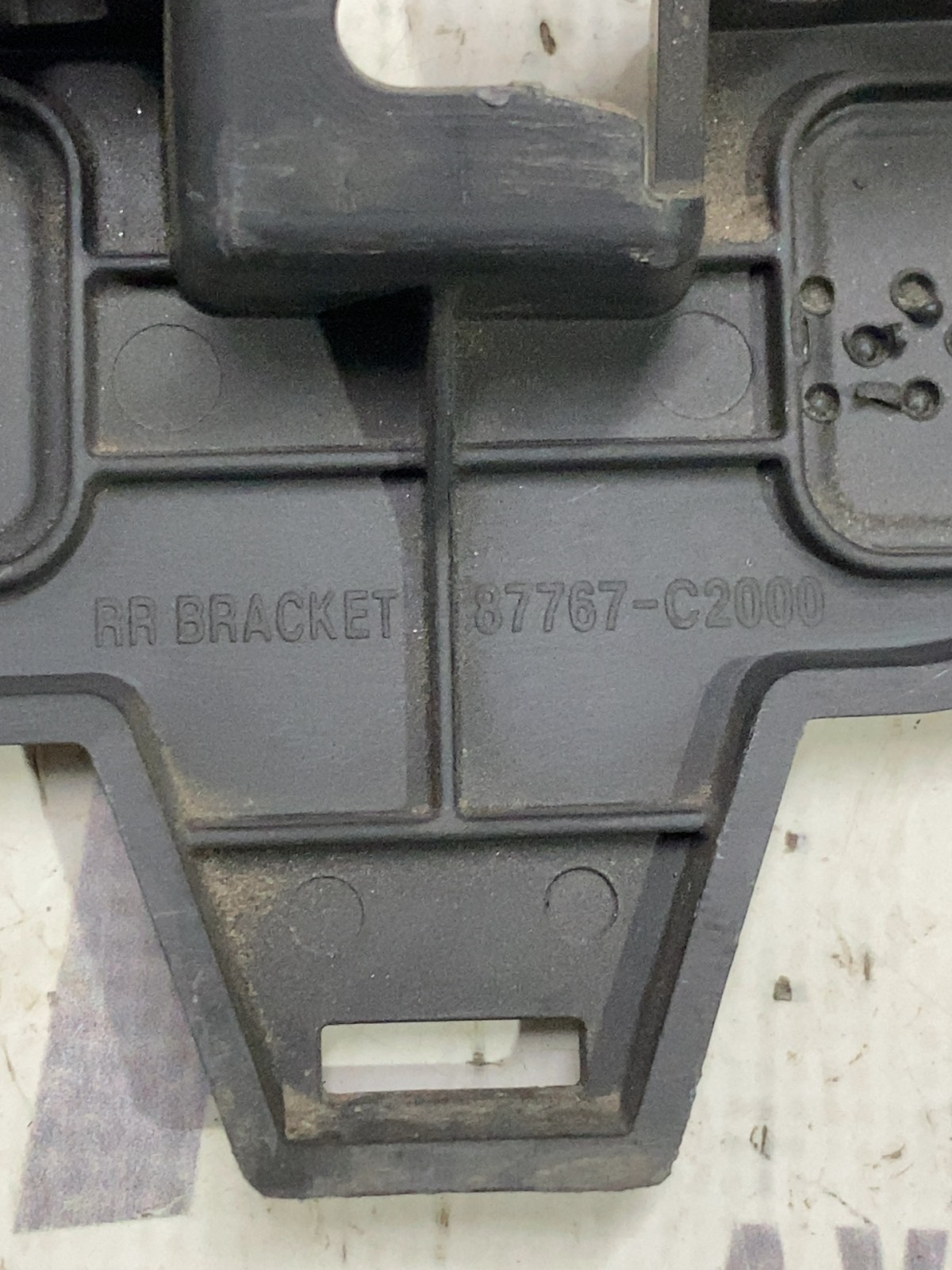 Кронштейн порога Hyundai Sonata 7 LF 87767C2000