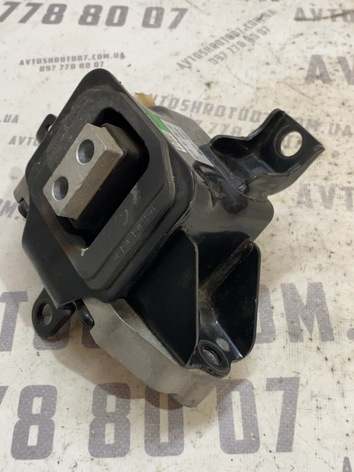 Подушка двигуна ліва Hyundai Tucson TL (15-21) 21830D3300