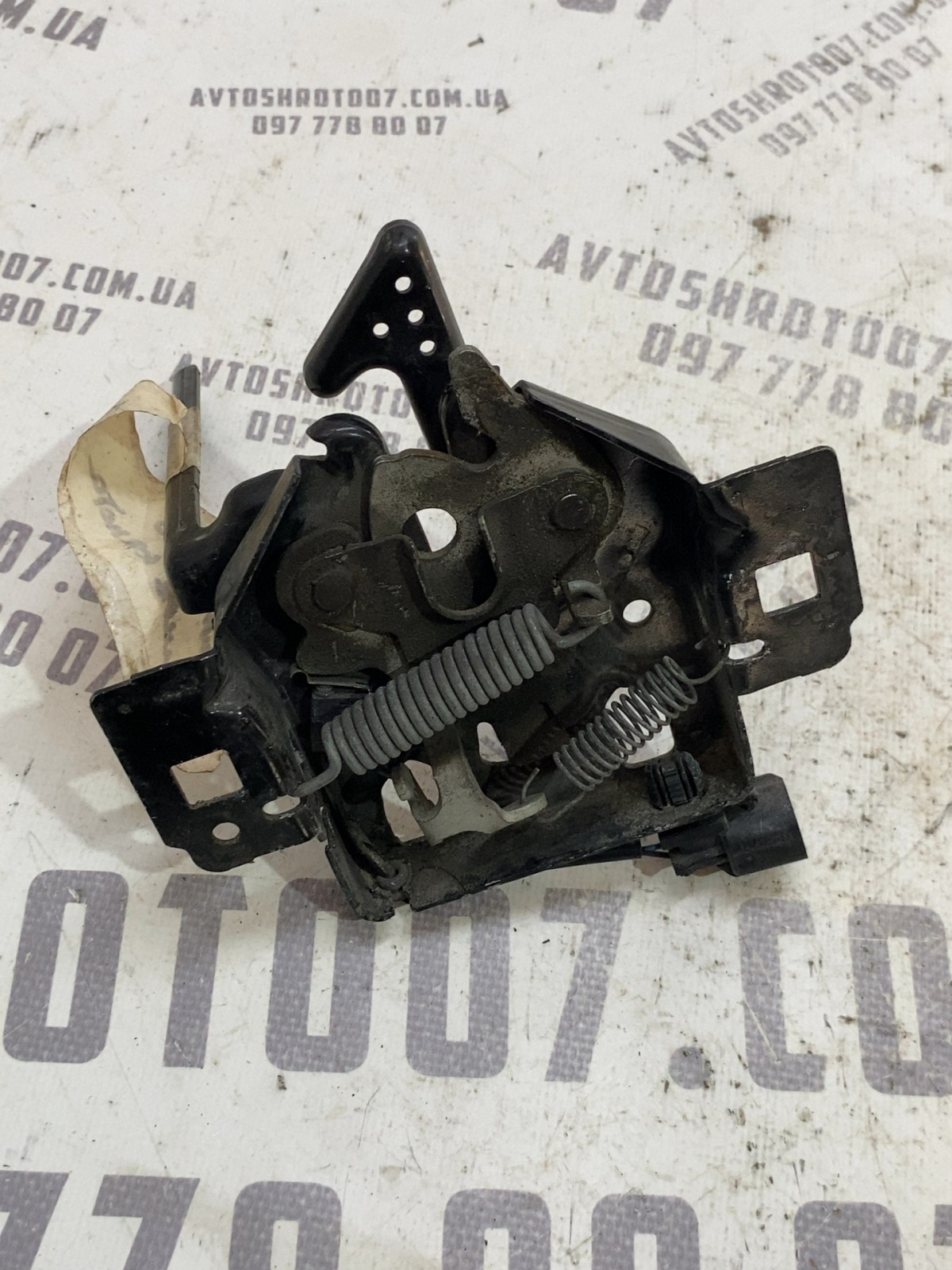 Замок капота Ford F150 OEM 16700MON6E