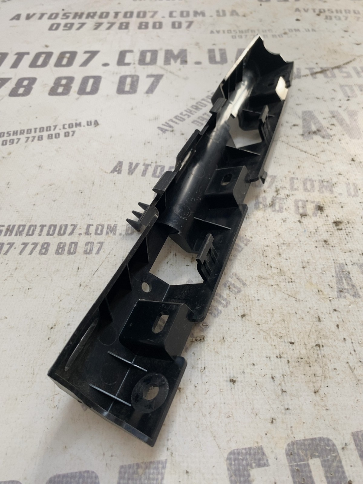 Кронштейн бампера лівий Ford Escape 3 EJ54S026A53AA