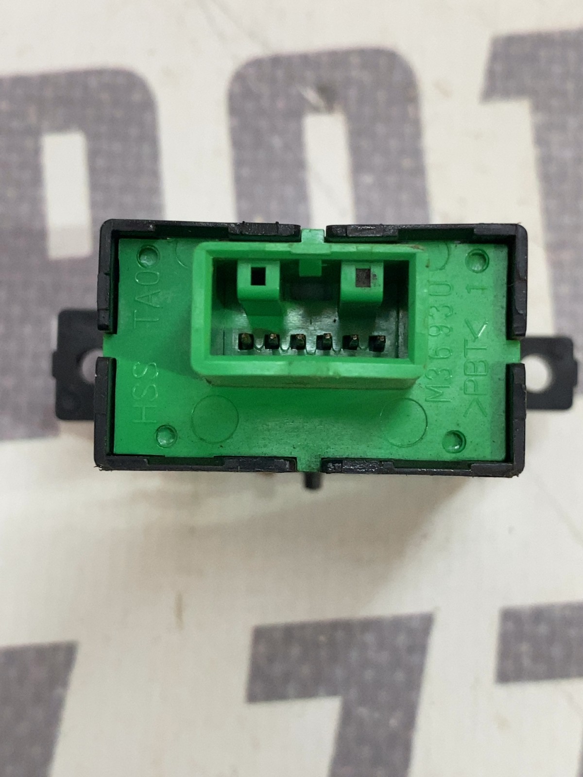 Кнопка обігріву сидінь Acura RDX 2 OEM m36580