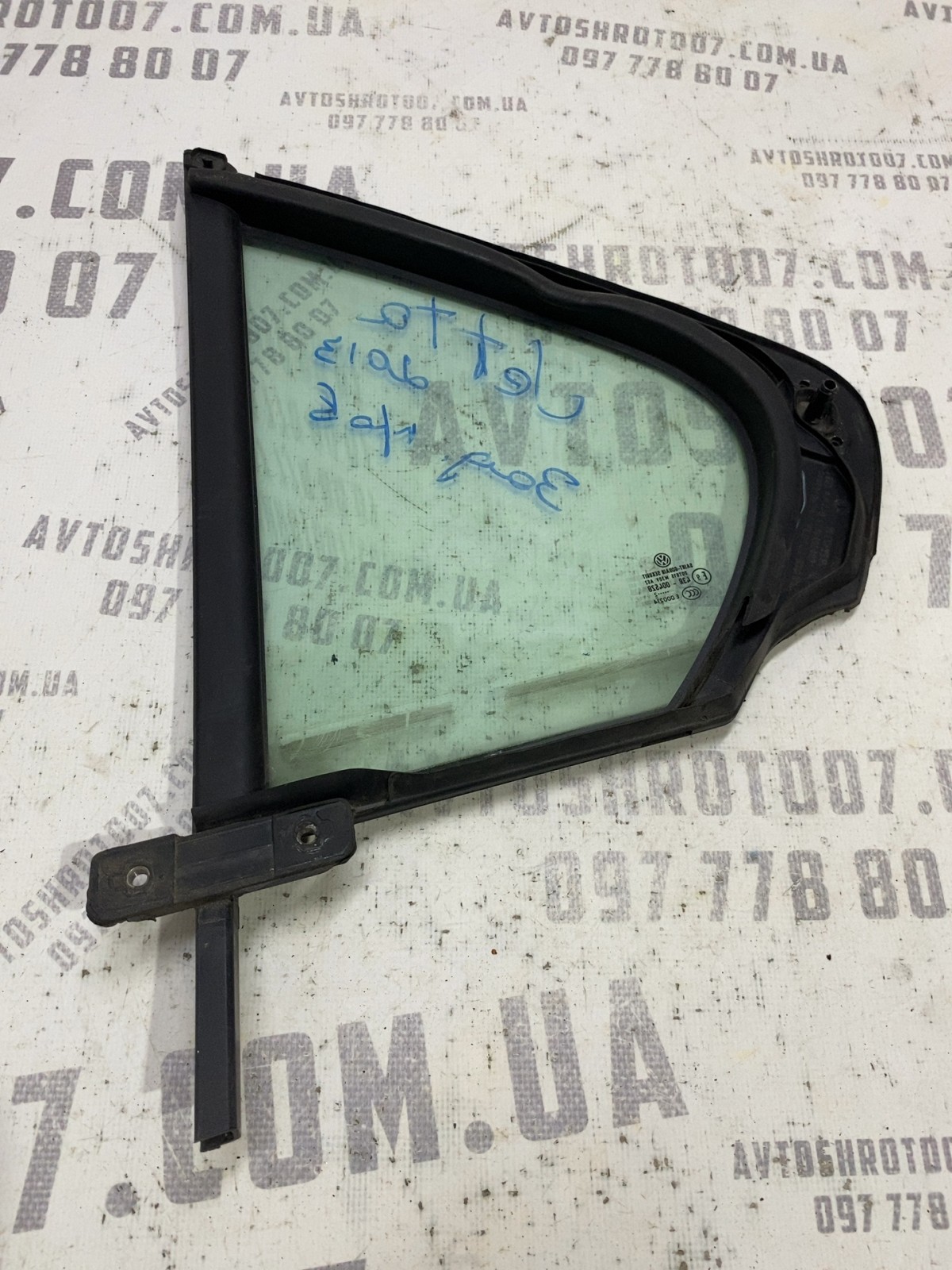 Скло дверей Volkswagen Jetta 6 OE 5C6845214