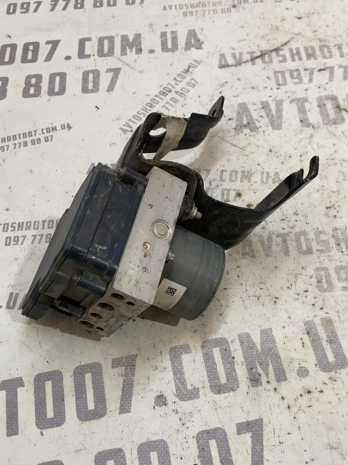 Блок управління АБС Jeep Cherokee KL 68237001AE