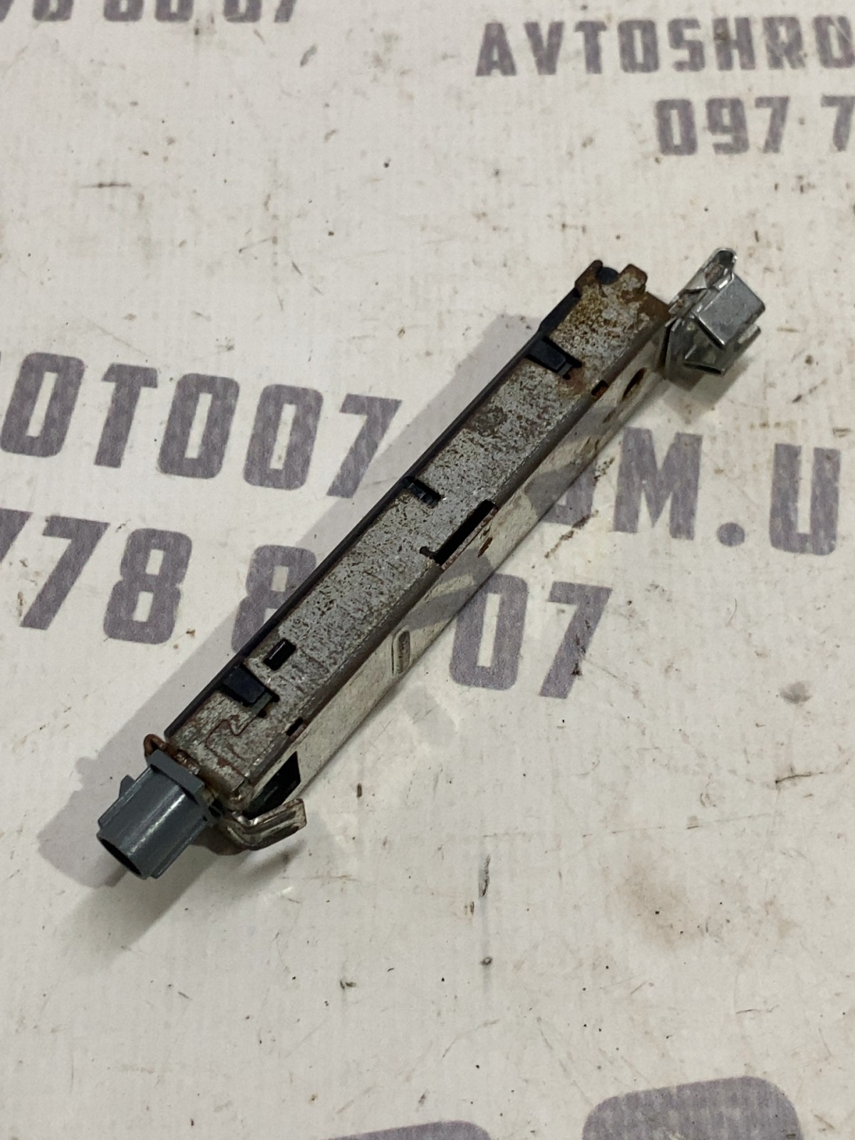 Підсилювач антени Volkswagen Jetta 6 5C6035552C фото 2