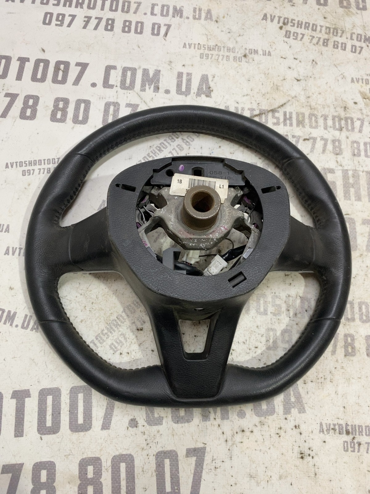 Кермо Nissan Rogue T32 (13-20)