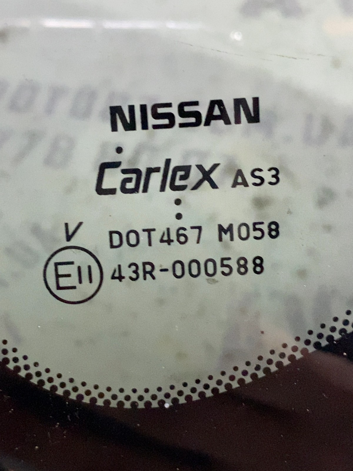 Кузовне скло заднє ліве Nissan Rogue T32 13-20 833014BA0AB