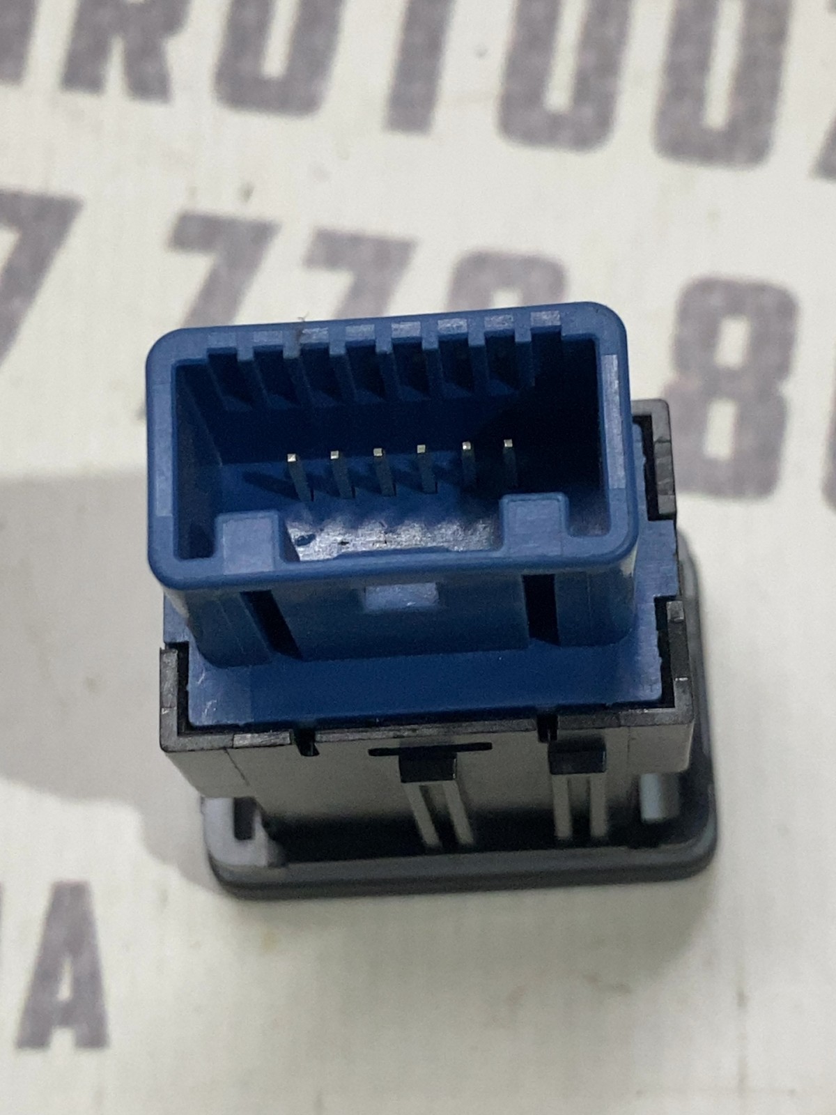 Кнопка обігріву скла Mitsubishi Outlander 3 8616A052
