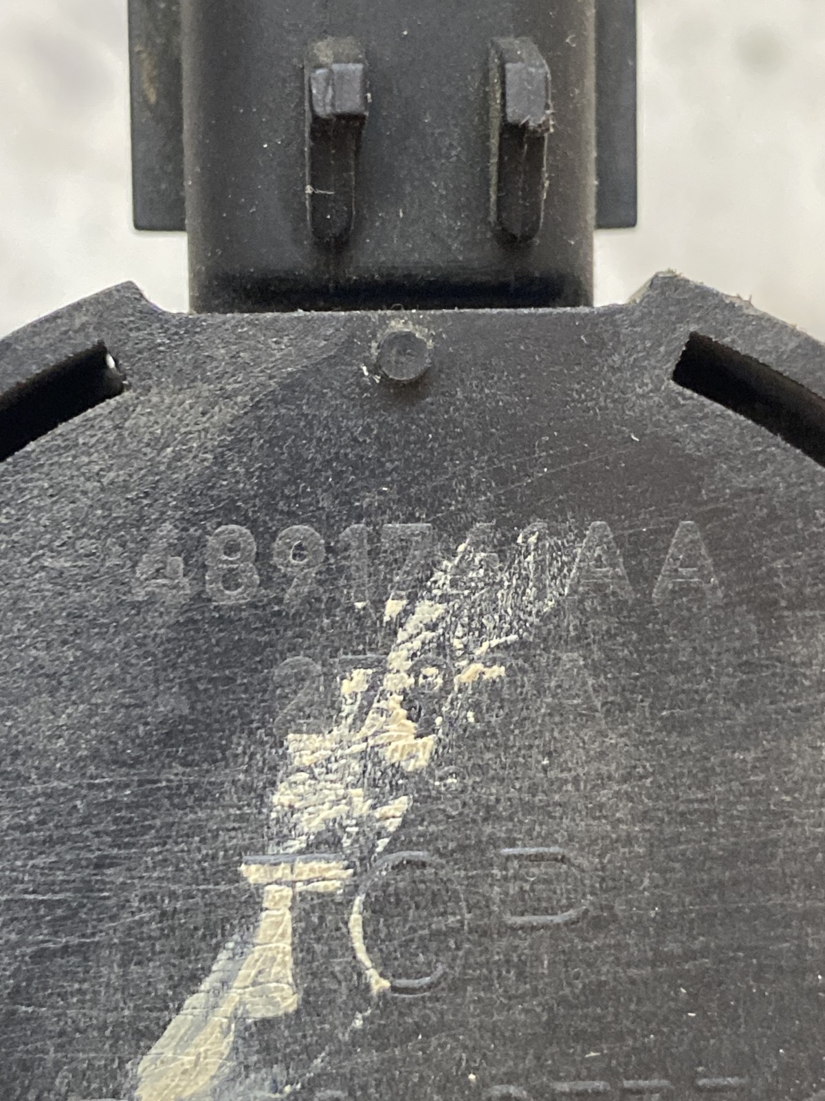 Клапан вентиляції бака Jeep Patriot MK OEM 4891741AA
