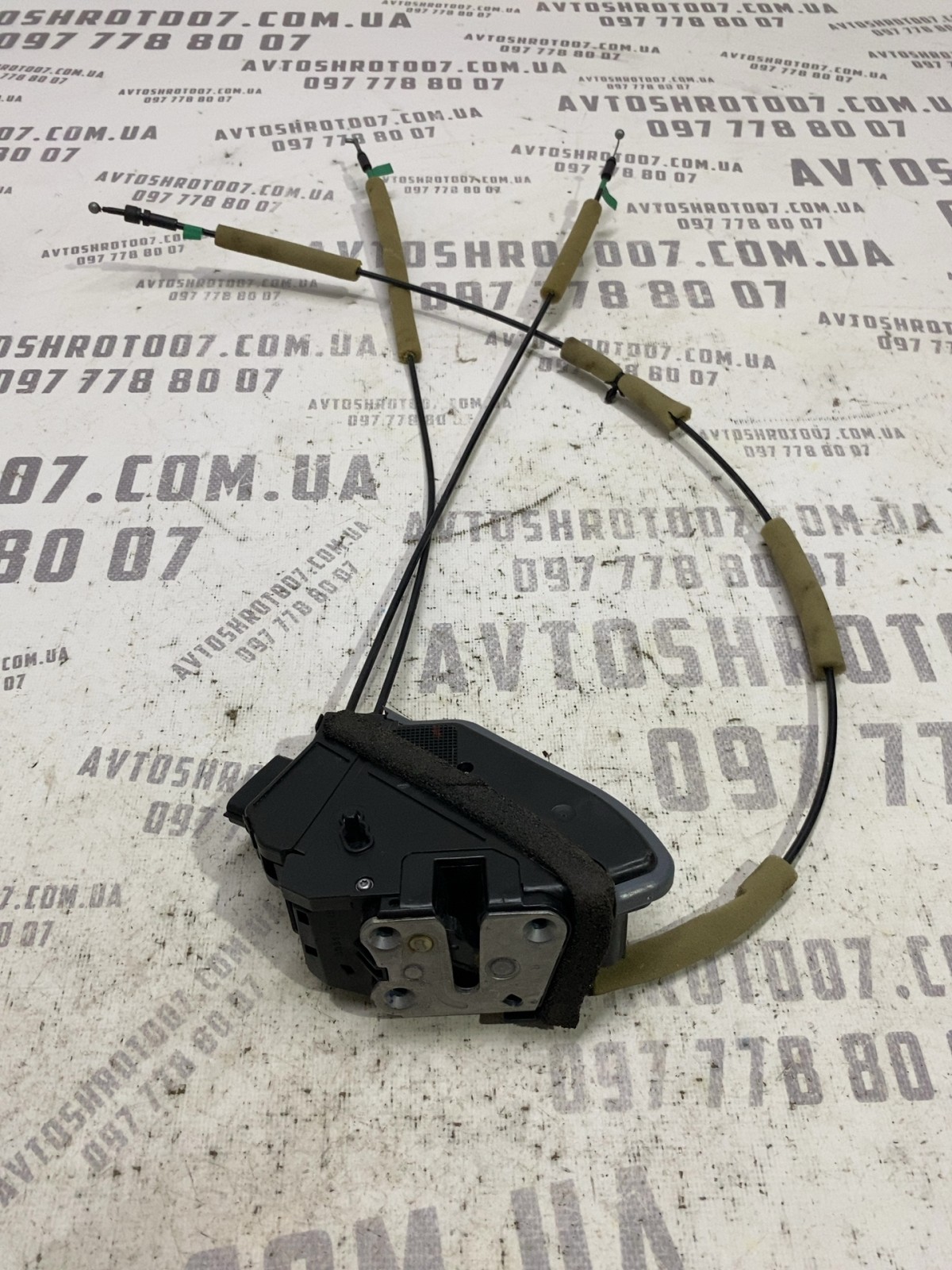 Замок дверей Infiniti QX60 OE 825003JA0A