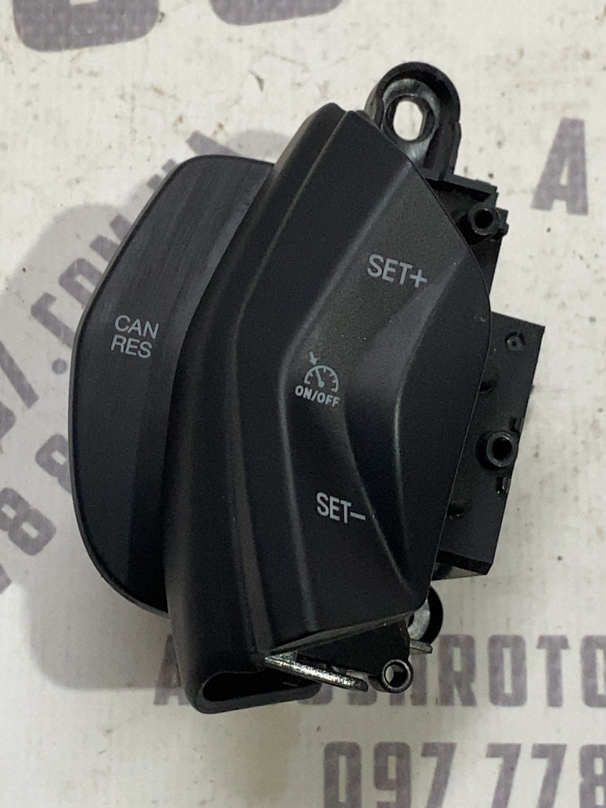 Кнопки керма Ford Escape 3 (12-19) DT1T9E740AA