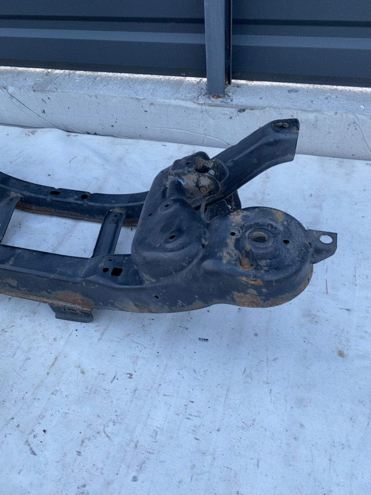 Підрамник задній Ford Escape 3 CV615K067ANF