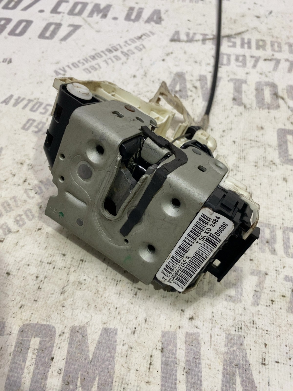 Замок дверей Jeep Cherokee KL OE P04589922AF