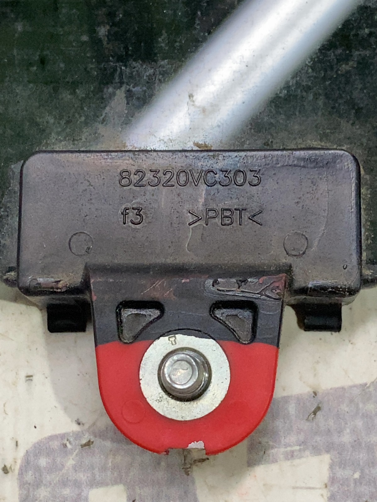Скло дверей заднє ліве Nissan Rogue T32 OEM 82320VC303