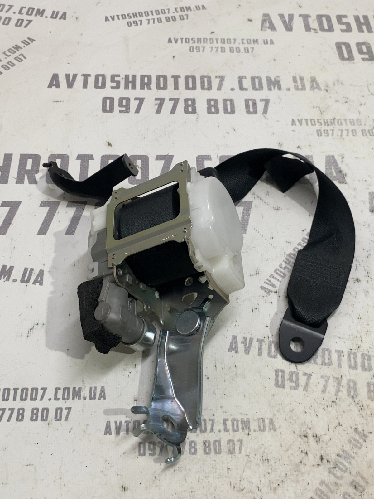 Ремінь безпеки Toyota RAV4 5