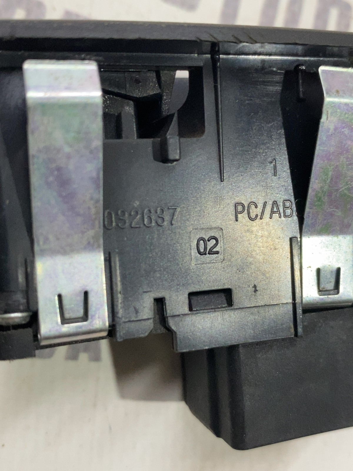 Кнопка склопідіймача Jeep Cherokee KL 56046555AC