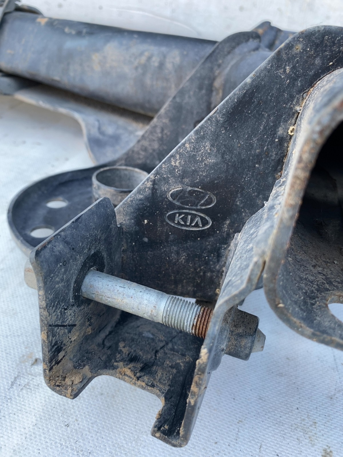 Балка підвіски задня Hyundai Elantra 6 55163F3001